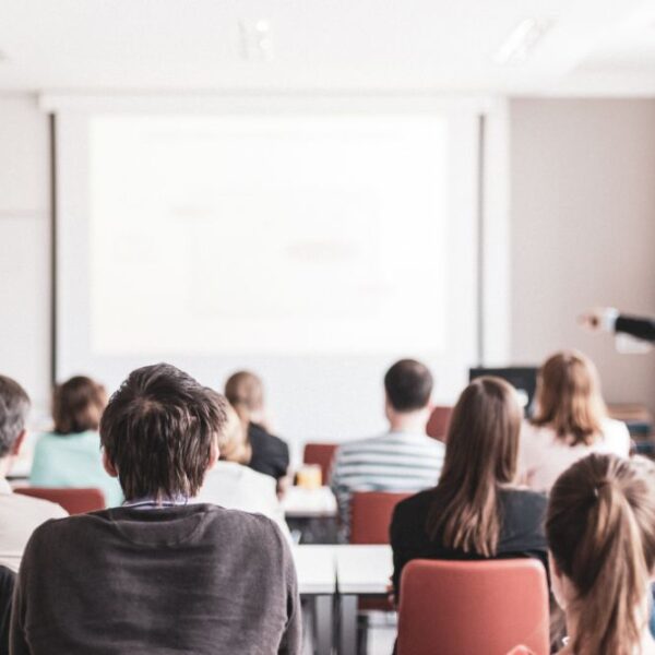 10 Best Colleges That Accept 2.7 GPA